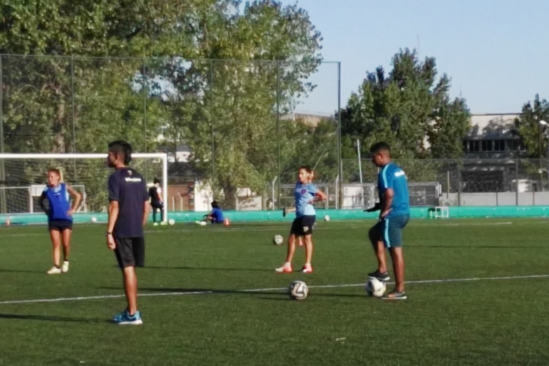 Las Santitas salieron a la cancha