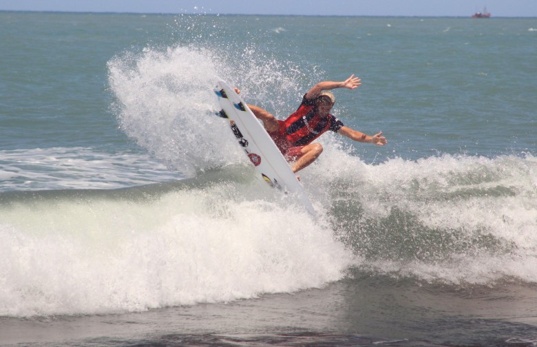 Un Cuervo en el US Open de surf