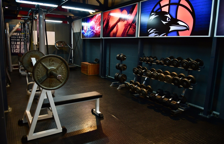 Moderno gimnasio para el Polideportivo