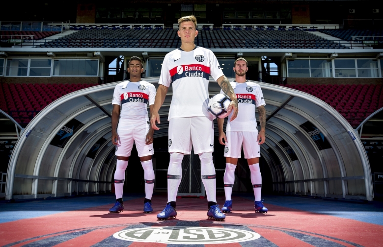 Por un feliz estreno