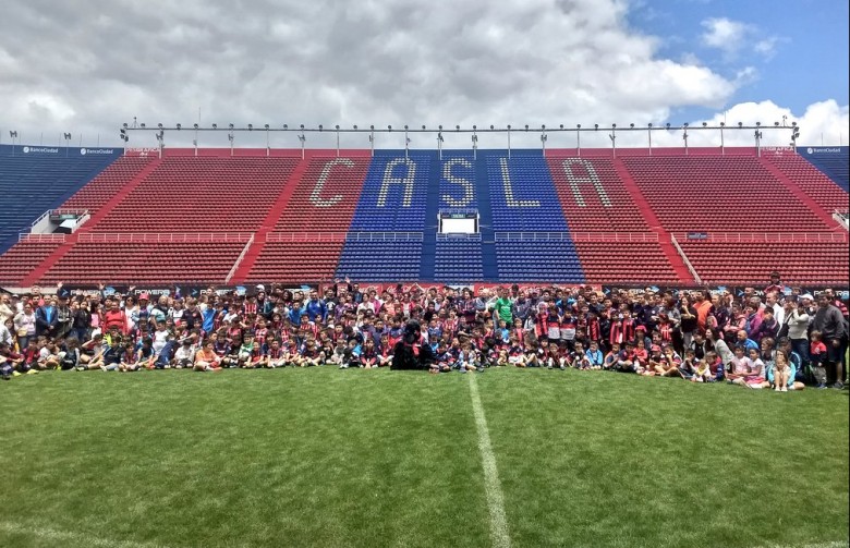 Niños y niñas... ¡a la cancha!