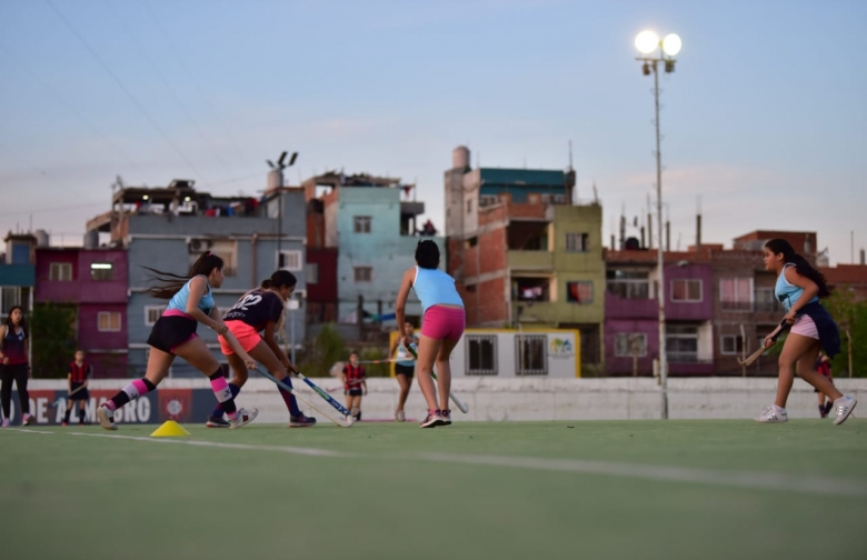 Hockey con Madre del Pueblo 