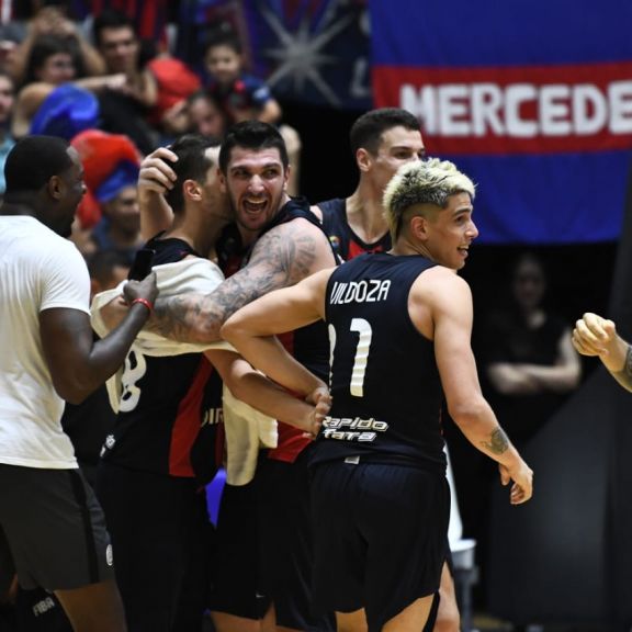 ¡Triunfo agónico y a Semifinales!