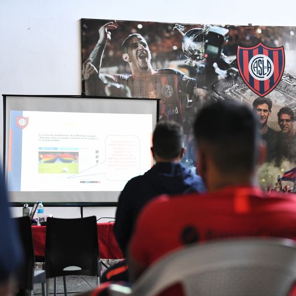 Los planteles de fútbol recibieron una capacitación de Género