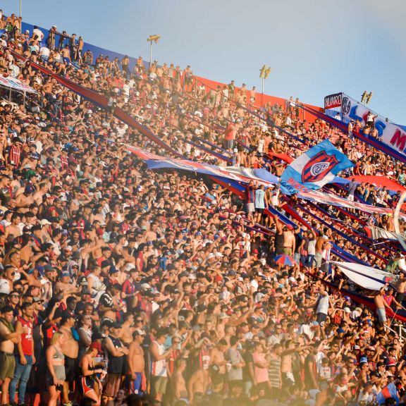 ¡Vení al partido con Defensa!