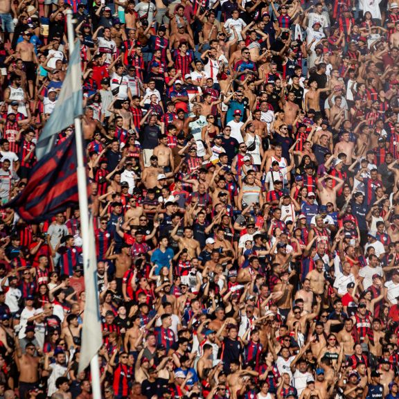 ¡Vení al partido con Estudiantes!